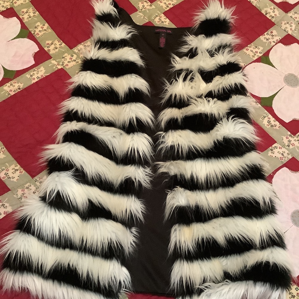 Faux Fur Vest, X-small XS, Material Girl, Nice!
